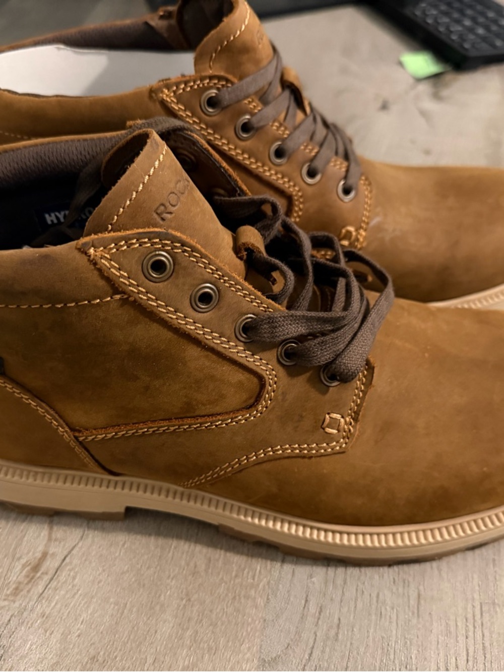 Rockport Men’s Tan/Brown Leather Chukka Boots